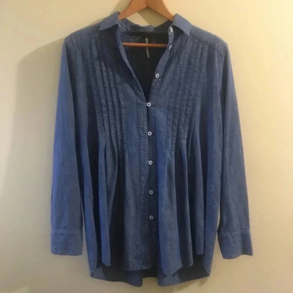 Free People Tops - Free People Chambray oversized fit size s/p EUC
